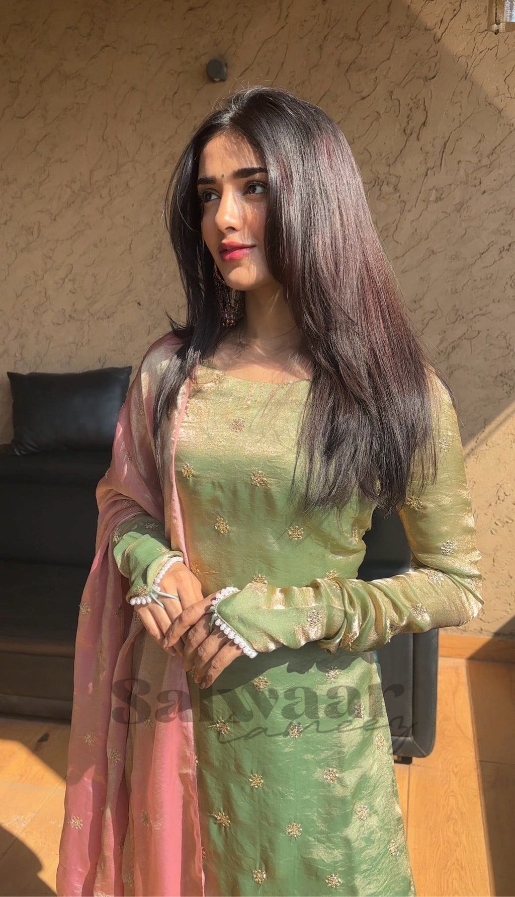 Zaalima Suit Set